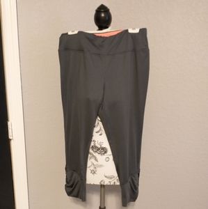 Mid calf workout pants